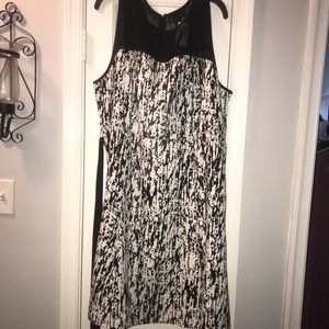 Black & white sleeveless dress
